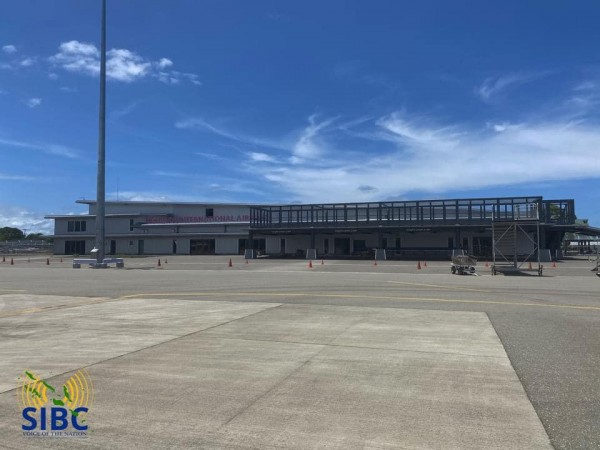 ホニアラ国際空港改修引渡式➁